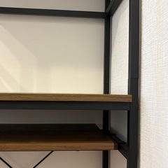 細型食器棚の画像