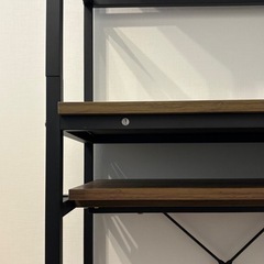 細型食器棚の画像