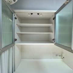 食器棚(上下で取り外し可能)の画像