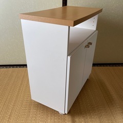 キャスター付き収納棚（白
）の画像