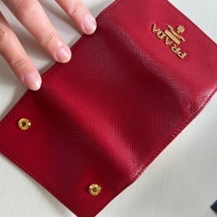 プラダ  キーケースの画像