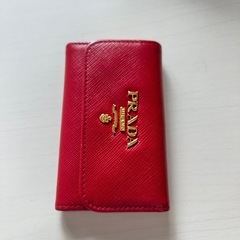 プラダ  キーケースの画像