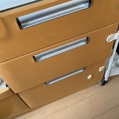 お譲り決定しました。食器棚の画像