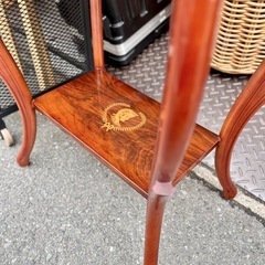 猫脚 サイドテーブル アンティーク調 コンソール テーブル　クラシック インレイ 象嵌 猫足 テーブル マホガニー調 小引き出し フレンチロココ ヨーロピアン クラシカル エレガント ナイトテーブル コンソールテーブル 木製 accent table classic drawer table vintage french style side table wooden carved legの画像