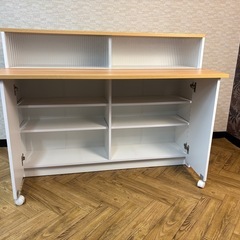キッチン収納家具の画像