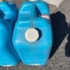 灯油ポリタンク水曜日に処分予定の画像