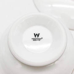 ss7853　 ウェッジウッド カップ＆ソーサー 2客セット ワイルドストロベリー WEDGWOOD ティーカップ WILD STRAWBERRY 白地 洋食器 花 苺 イチゴ 紅茶 陶磁器 ティーカップ 中古の画像