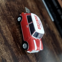 Mini Cooper型USBメモリ（8GB）限定版・ライト点灯ギミック付きの画像