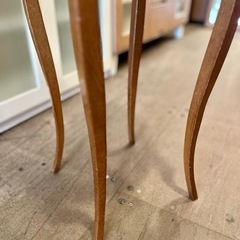 クラッシック ラウンドテーブル 象嵌 猫脚 サイドチェスト インレイ イタリア アンティーク 調 インテリア アクセント テーブル 木製 サイドテーブル 引出し 引き出し クラシック Italy Round Table Inlay Carved Antique Styleの画像