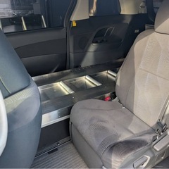 【霊柩車・寝台車】エスティマ/搬送車/両側パワスラ/3名乗車の画像