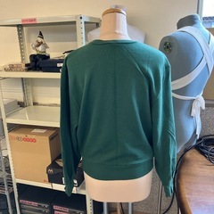 K2511-097 Disney mickey スウェット トレーナー Mサイズ グリーン 毛玉汚れ有りの画像