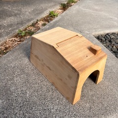 小動物用お家と餌ケースの画像