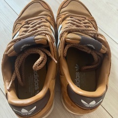 adidas  ZX750
の画像