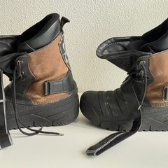 CB スノーボードブーツ 43表記 ユニセックス相当 スノボ 靴 ウィンタースポーツ 雪山 ゲレンデ 練習用 予備 防寒 ダイヤル/ベルクロ系ストラップ 靴ひも仕様 ブーツ スノーシューズ 白×黒×ブラウンの画像