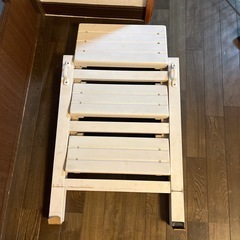 【引き取り予定者決まりました】無料　木製　脚立　3段　白の画像