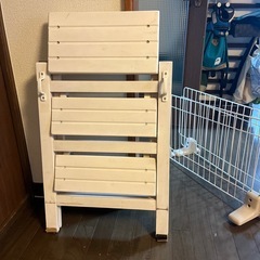 【引き取り予定者決まりました】無料　木製　脚立　3段　白の画像