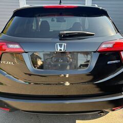 人気のコンパクトSUV！ヴェゼルハイブリッド！車検2年付♪支払方法相談可☆★の画像