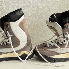 LISKY ボードブーツ／スノボ ブーツ シューズ ウィンタースポーツ しっかりホールド レースアップ ユニセックス 旧モデル ギア 用具 靴 冬物 雪山 パーク カービング フリーラン 練習用 直取引歓迎 スキー場 まとめ売り相談可の画像