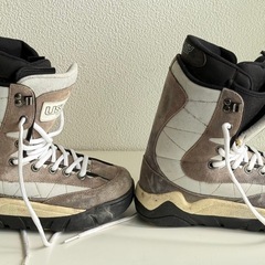 LISKY ボードブーツ／スノボ ブーツ シューズ ウィンタースポーツ しっかりホールド レースアップ ユニセックス 旧モデル ギア 用具 靴 冬物 雪山 パーク カービング フリーラン 練習用 直取引歓迎 スキー場 まとめ売り相談可の画像