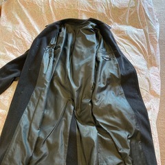 メンズダークグレーロングコートの画像