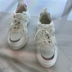 運動シューズの画像