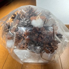 ハンドメイド　飾り　置物　松ぼっくり　どんぐり　あき秋の画像