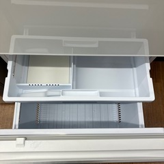 「安心の6ヶ月保証付。【３ドア冷蔵庫 MITSUBISHI MR-CG33F-W 2021年製 330L 80L】取りに来れる方限定。」の画像