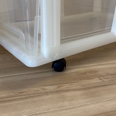 キャスター付き押入れ収納ケースの画像