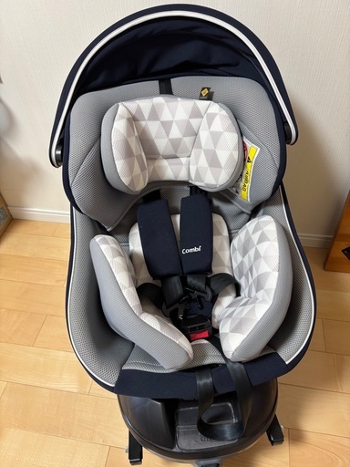 combi チャイルドシートクルムーヴ
