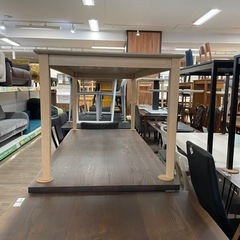 ダイニングてーテーブルの画像