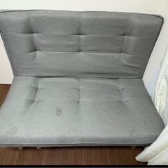 グレー ソファーの画像