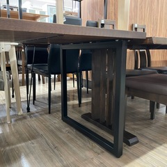 ダイニングテーぶーブルの画像