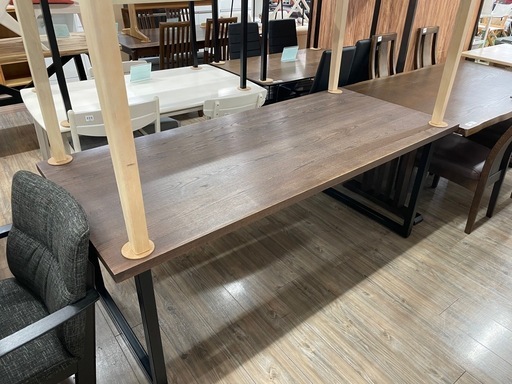 ダイニングテーぶーブル