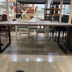 ダイニングテーぶーブルの画像