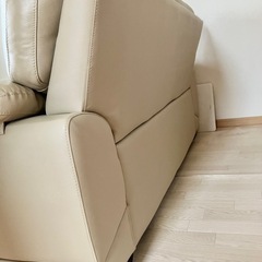 ニトリ本革ソファー2人掛けベージュの画像