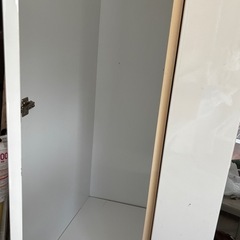 鏡付きワードローブの画像