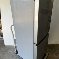 AQUA アクア2020年製 ノンフロン冷凍冷蔵庫126Lブラッシュシルバー AQR-13J-S お近くなら無料配達いたしますの画像