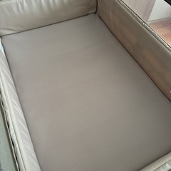 アップリカ　ココネル　ベビーベッド ココアブラウンの画像