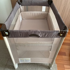 アップリカ　ココネル　ベビーベッド ココアブラウンの画像