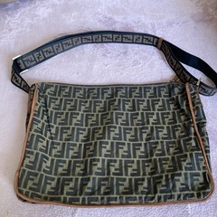 フェンディ　ショルダーバッグ　ナイロンの画像