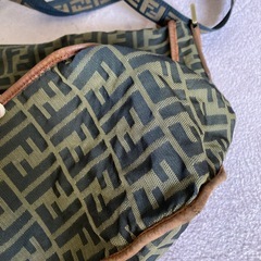 フェンディ　ショルダーバッグ　ナイロンの画像