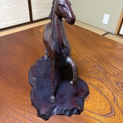 馬(競走馬)の置物　ブロンズ？製の画像