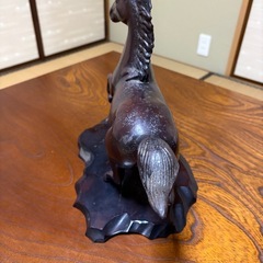 馬(競走馬)の置物　ブロンズ？製の画像