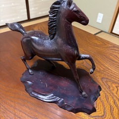 馬(競走馬)の置物　ブロンズ？製の画像