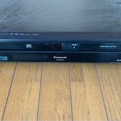 ブルーレイレコーダーVHSビデオ一体型、DMR-BR670Vの画像