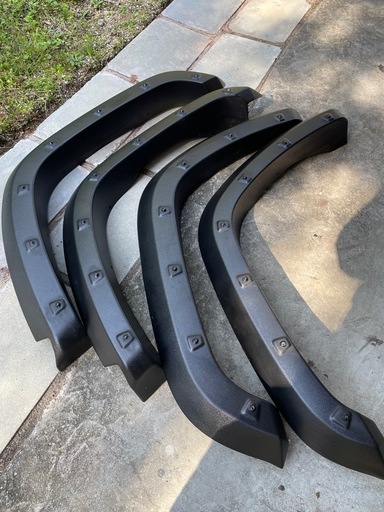 ジムニーシエラJB74 オーバーフェンダー　パーツ