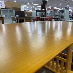 ダイニングてーテーブルの画像