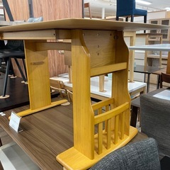 ダイニングてーテーブルの画像