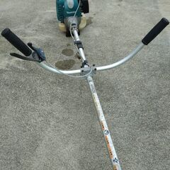 マキタ makita MEM428 草刈機 刈払機 4ストの画像