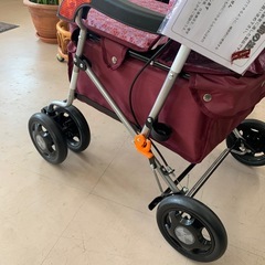 美原店 幸和製作所 tacaof カウートII SIST04 シルバーカー 座面付き 歩行器　花柄の画像